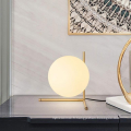 Lampe de table lumineuse de chevet de forme de boule de verre d&#39;or de luxe moderne de LED pour le projet d&#39;hôtel